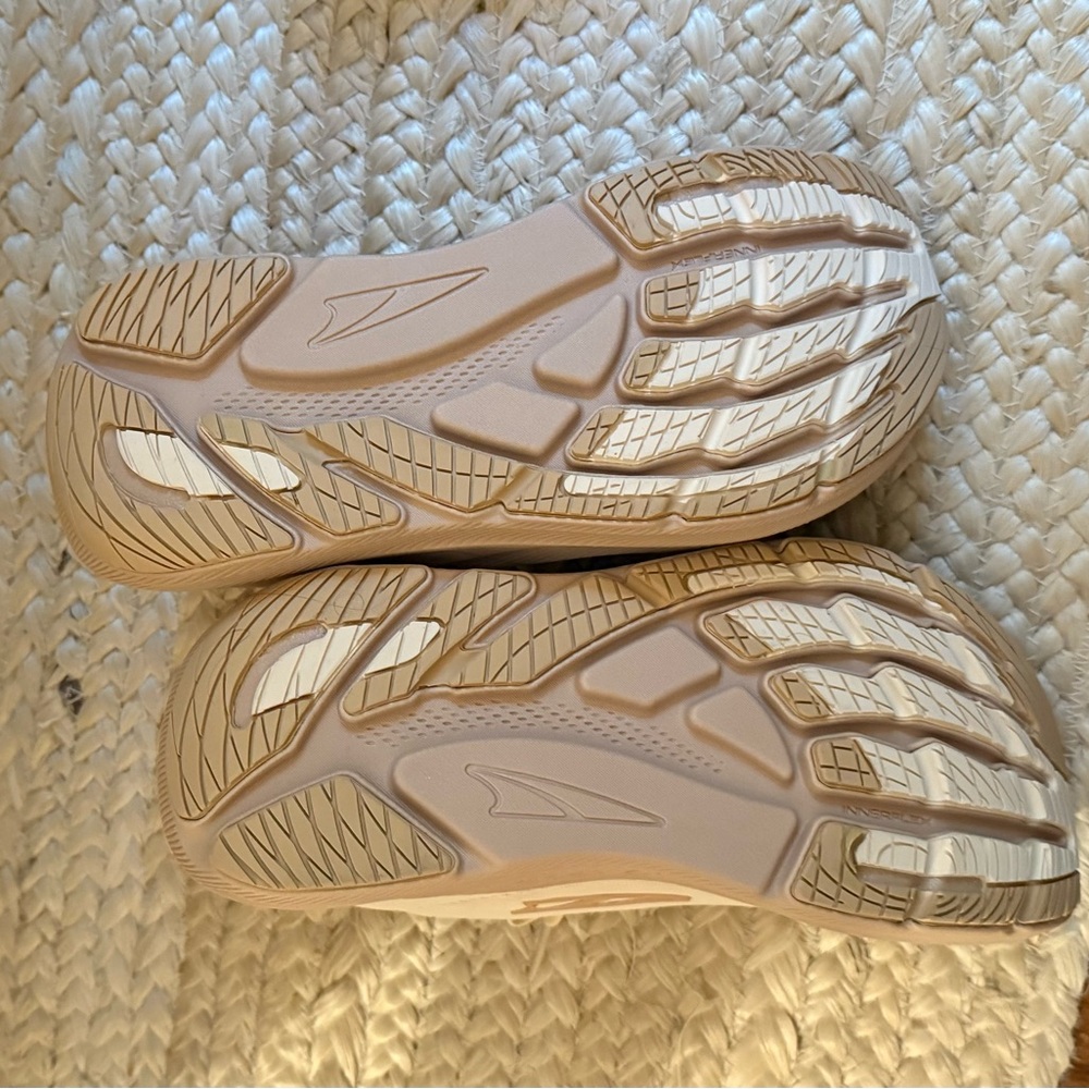 Altra FWD Via Tan